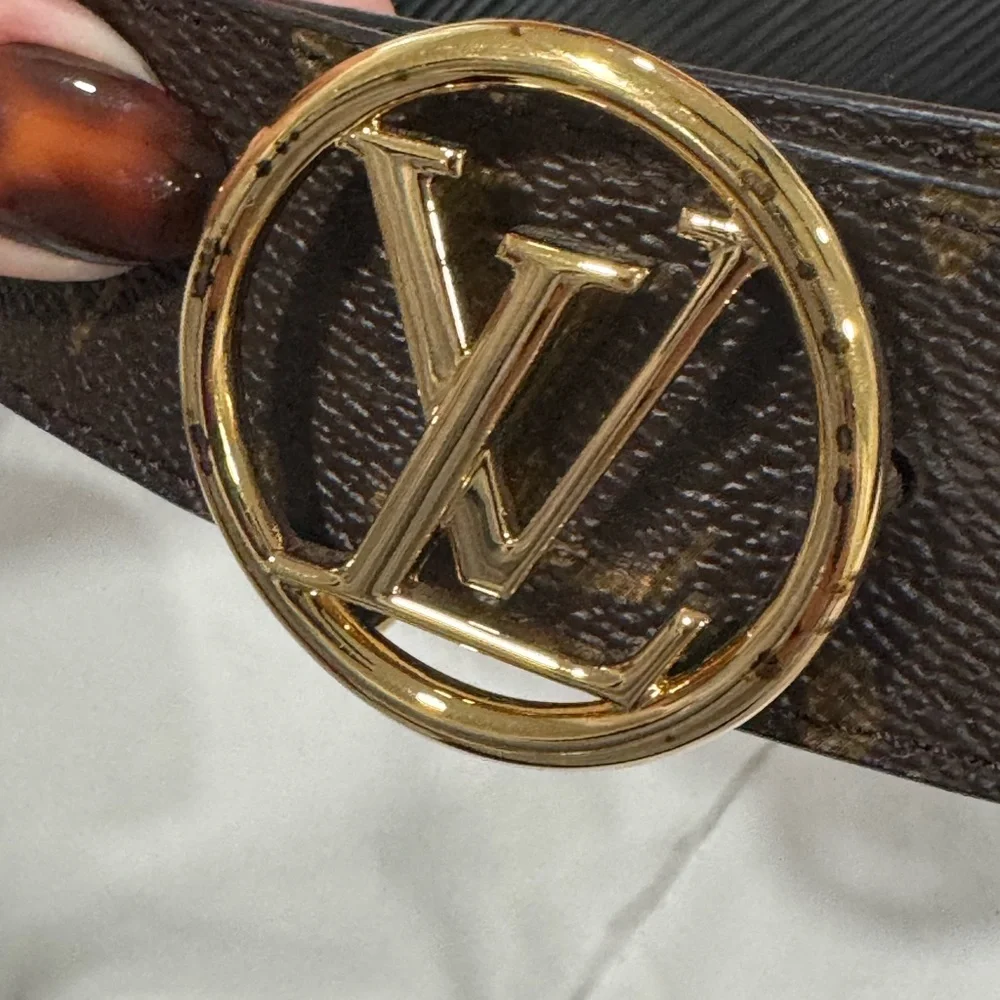 Reversible Louis Vuitton Monogram Belt with Gold Buckle - Picture 8 of 9